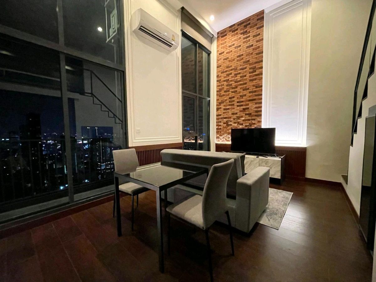 ให้เช่าคอนโดสุขุมวิท อโศก ทองหล่อ : ✨ C Ekkamai – Stylish Loft Condo for Rent ✨