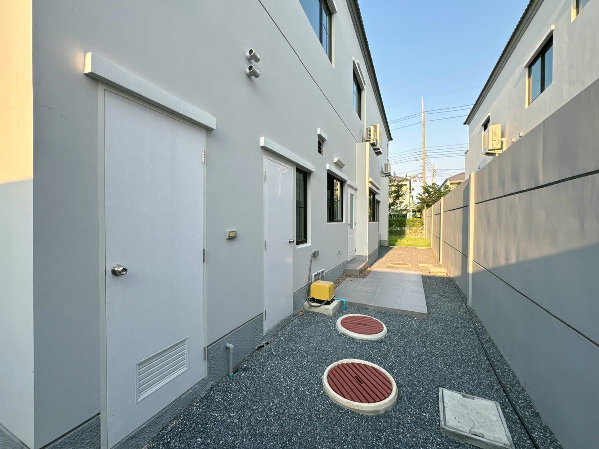 For SaleHousePhutthamonthon, Salaya : Large detached house, quality society, Laddarom Project, Phutthamonthon Sai 3