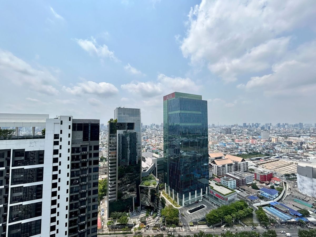 ให้เช่าคอนโดรัชดา ห้วยขวาง : ให้เช่า ✨ Noble Revolve Ratchada 2 ✨ ใกล้ MRT ศูนย์วัฒนธรรม เฟอร์นิเจอร์ และ เครื่องใช้ไฟฟ้าครบ 