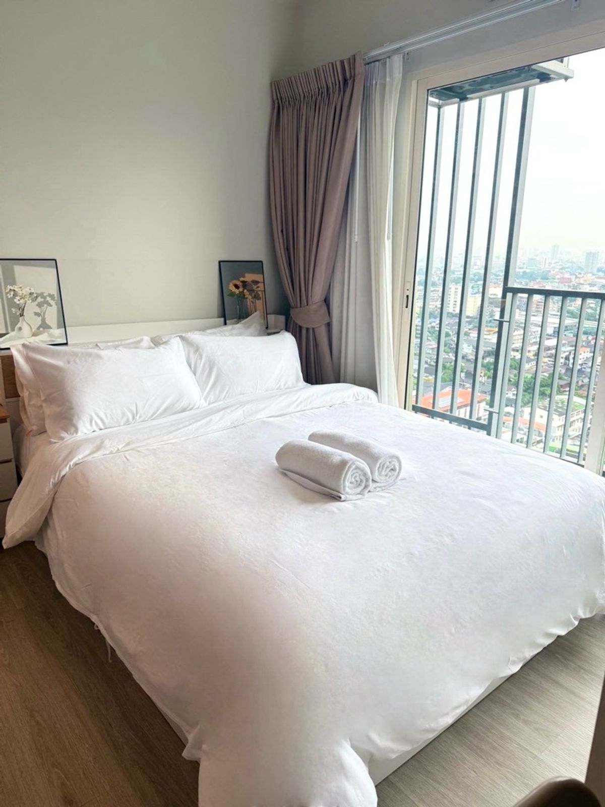 ให้เช่าคอนโดท่าพระ ตลาดพลู วุฒากาศ : 🔥 Condo for Rent – Metro Sky Wutthakat (Short to Medium Term) 🔥

(Only 450 meters from BTS Wutthakat – Ready to move in!)

📍 Location: Wutthakat
🏢 Project: Metro Sky Wutthakat
📏 Size: 26 sq.m. (1bed)
📍 Floor: 21
💰 Rental Rates & Terms:
•
