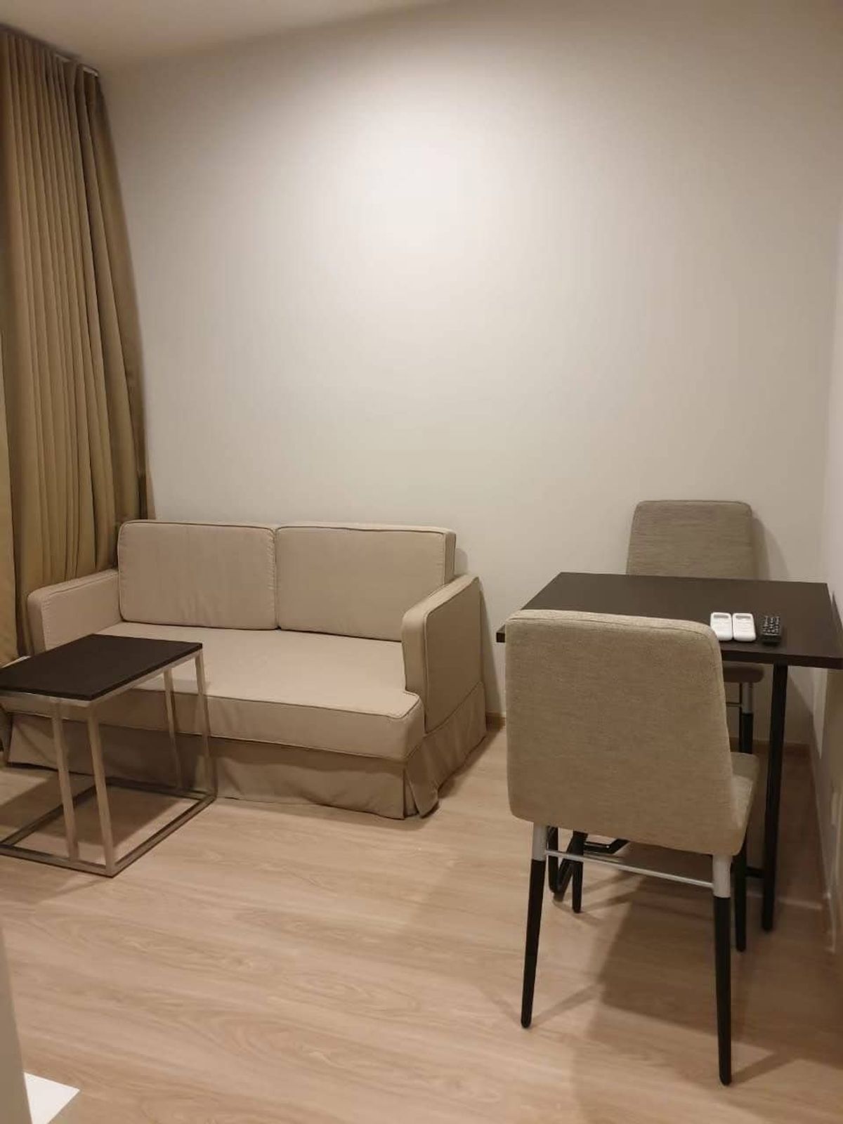 ให้เช่าคอนโดรัชดา ห้วยขวาง : ให้เช่า 🔥 Noble Revolve Ratchada 2 🔥เฟอร์นิเจอร์ และ เครื่องใช้ไฟฟ้าครบ ใกล้ MRT 