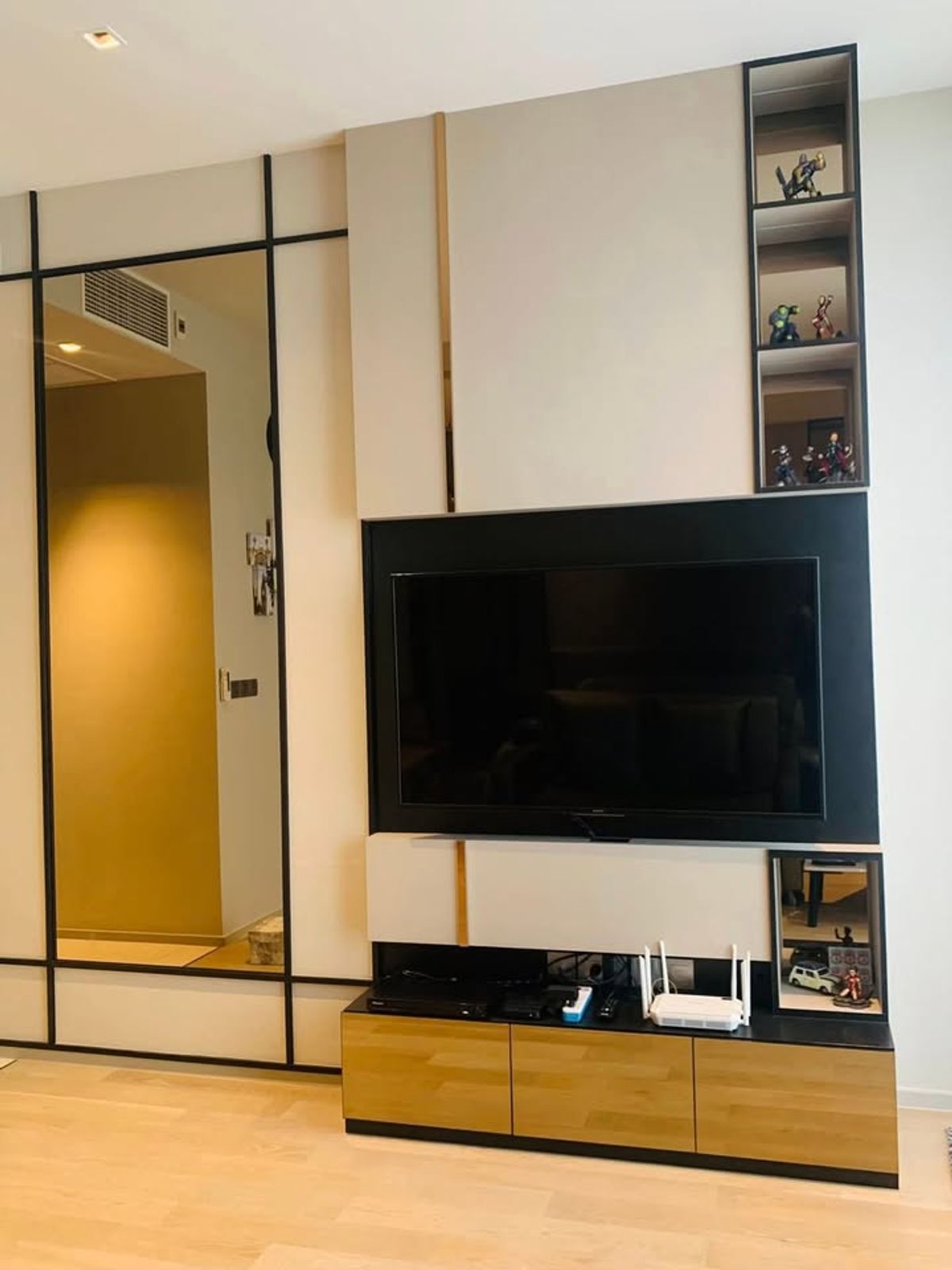 For RentCondoSilom, Saladaeng, Bangrak : Direct to owner, very large room, beautifully decorated, Ashton Silom