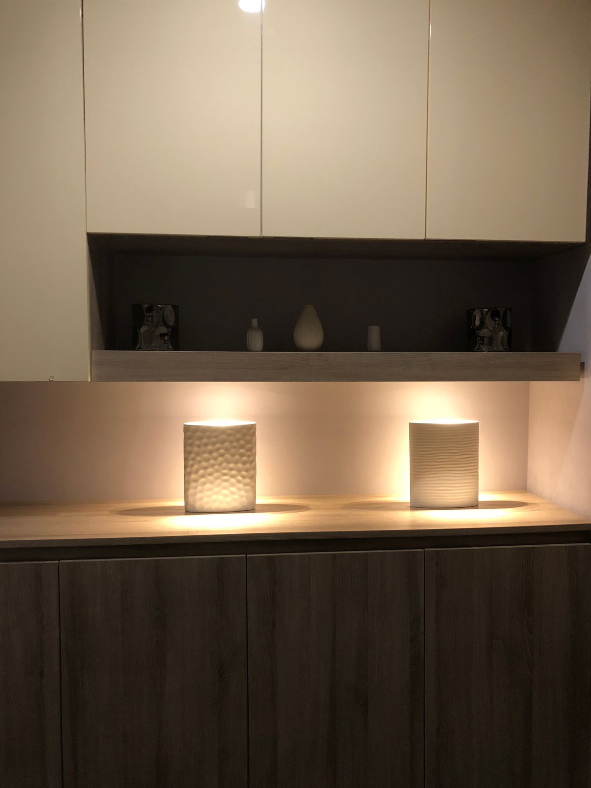 For RentCondoWitthayu, Chidlom, Langsuan, Ploenchit : 75K🔥 Luxury condo with Skywalk connected to BTS Ploenchit, 2 bedrooms, 2 bathrooms, 30++ floor, beautiful room, has a private elevator to the room.