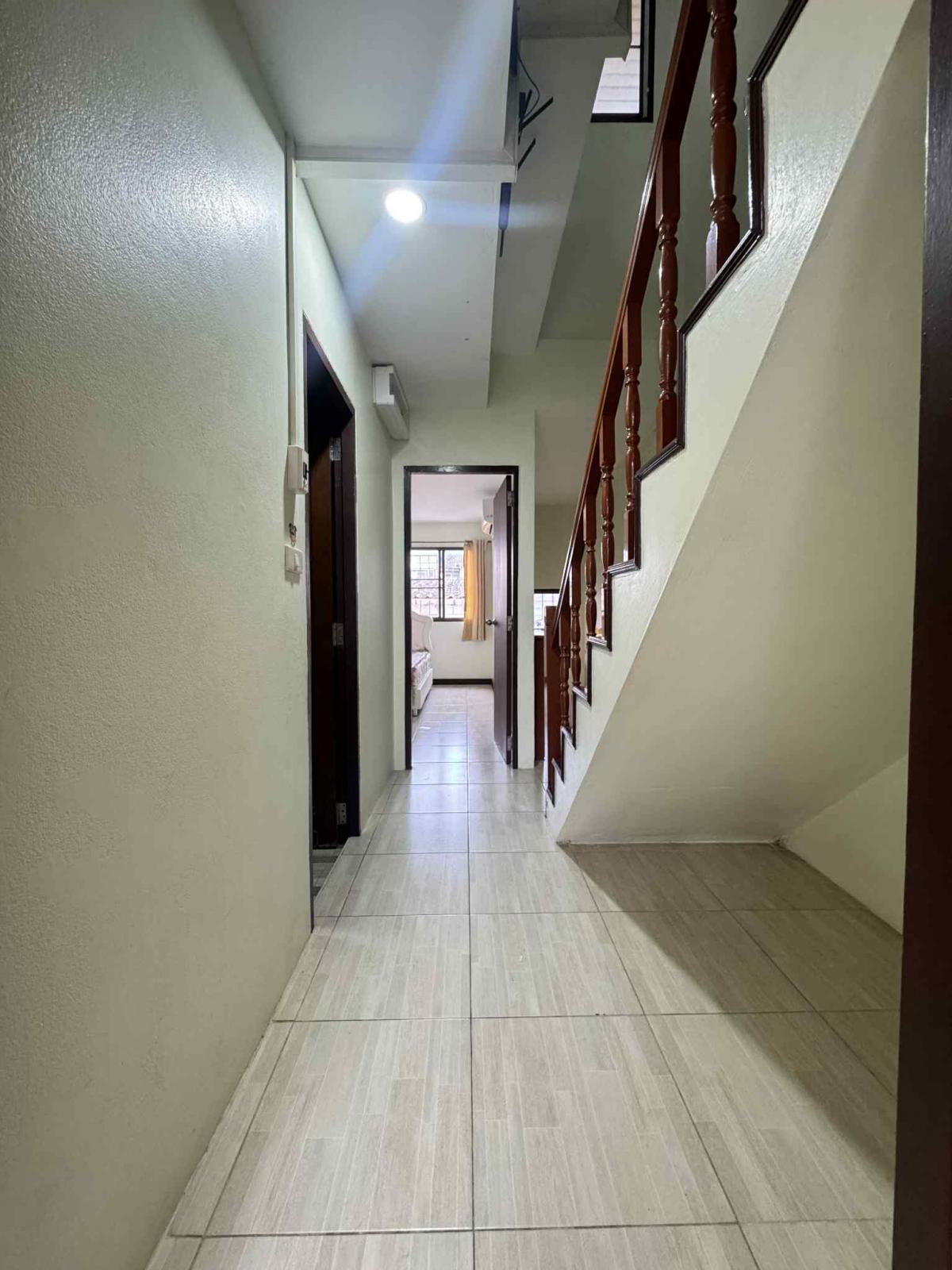 ให้เช่าทาวน์โฮมลาดพร้าว เซ็นทรัลลาดพร้าว : บ้าน 4 ห้องนอน ใจกลางลาดพร้าว ราคาไม่แรง! 4-Bed House in Ladprao, Affordable & Ready to Move In!