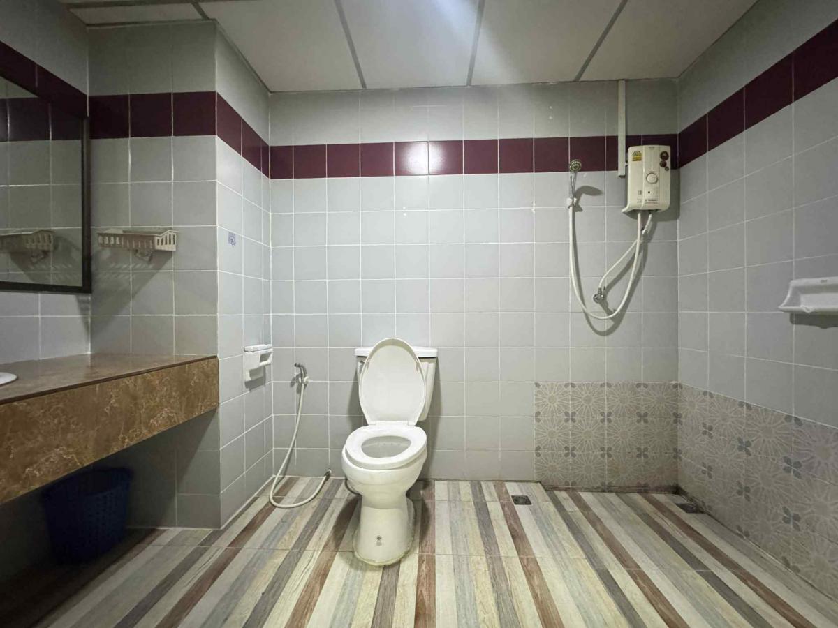 ให้เช่าทาวน์โฮมลาดพร้าว เซ็นทรัลลาดพร้าว : บ้าน 4 ห้องนอน ใจกลางลาดพร้าว ราคาไม่แรง! 4-Bed House in Ladprao, Affordable & Ready to Move In!