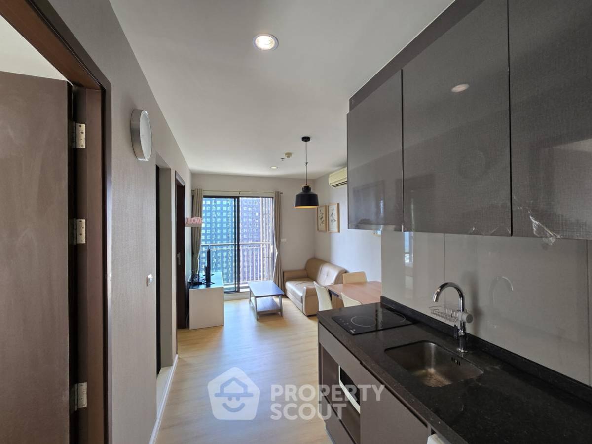 For RentCondoRama9, Petchburi, RCA : 2-BR Condo at Rhythm Asoke near MRT Phra Ram 9