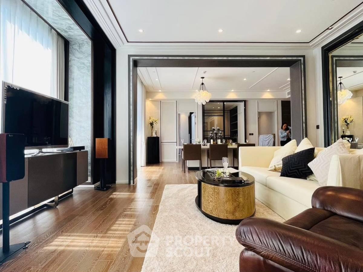 For RentCondoWitthayu, Chidlom, Langsuan, Ploenchit : 3-BR Condo at Muniq Langsuan near BTS Ratchadamri