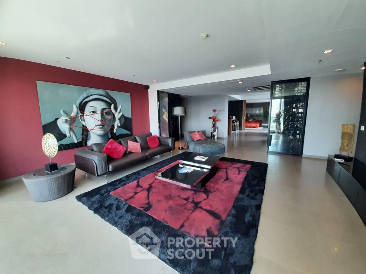 For RentCondoWongwianyai, Charoennakor : 3-BR Condo at The River Condominium near BTS Saphan Taksin