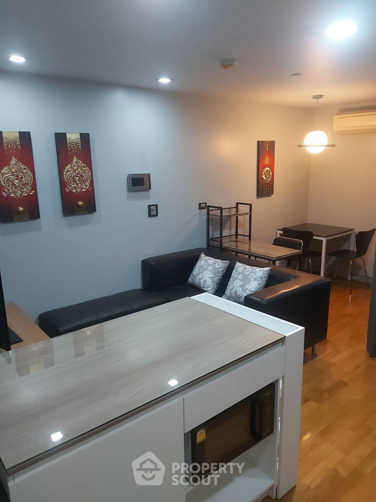 For RentCondoSilom, Saladaeng, Bangrak : 1-BR Condo at Quad Silom Condominium near MRT Sam Yan
