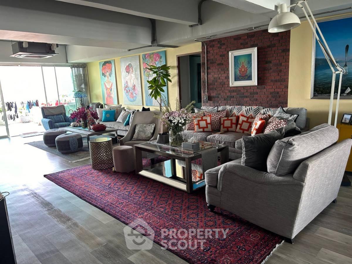 For SaleCondoSukhumvit, Asoke, Thonglor : 3-BR Condo at La Cascade Condominium near BTS Ekkamai