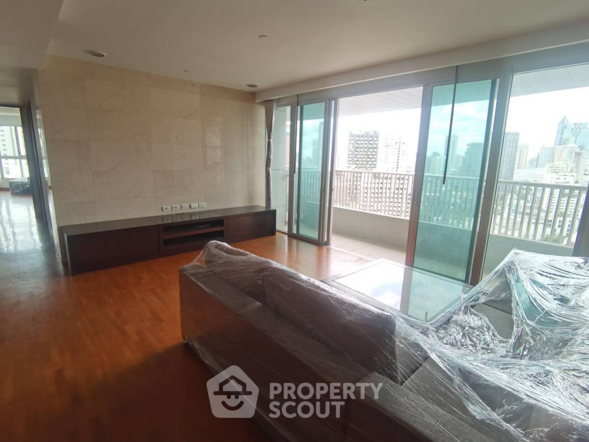 For RentCondoSukhumvit, Asoke, Thonglor : 3-BR Apt. near MRT Sukhumvit