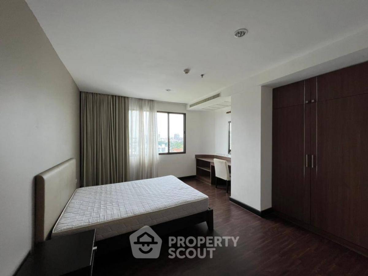 ให้เช่าคอนโดสุขุมวิท อโศก ทองหล่อ : อพาร์ทเมนต์ 3-ห้องนอน ใกล้ BTS เอกมัย