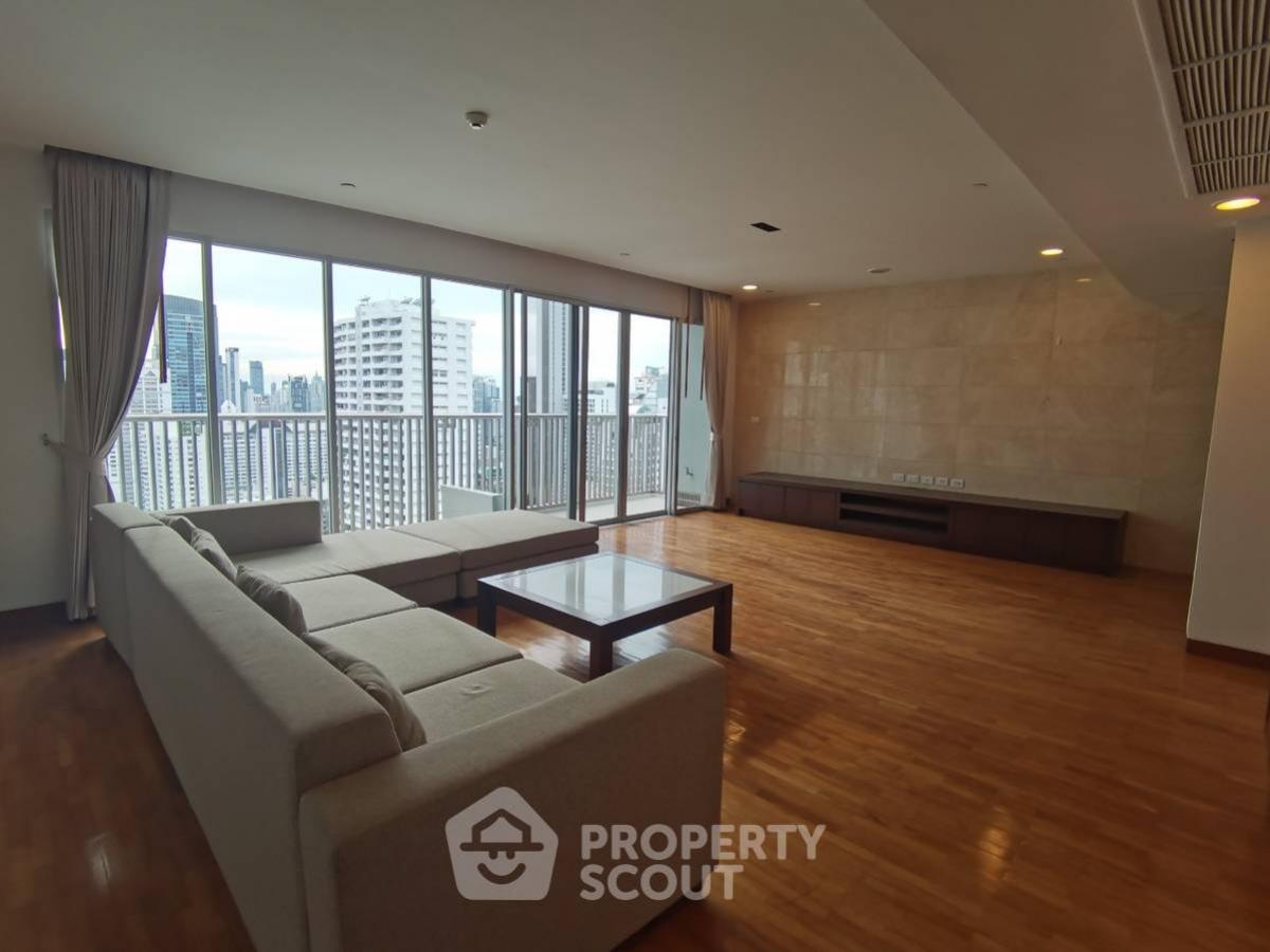 For RentCondoSukhumvit, Asoke, Thonglor : 4-BR Apt. near MRT Sukhumvit