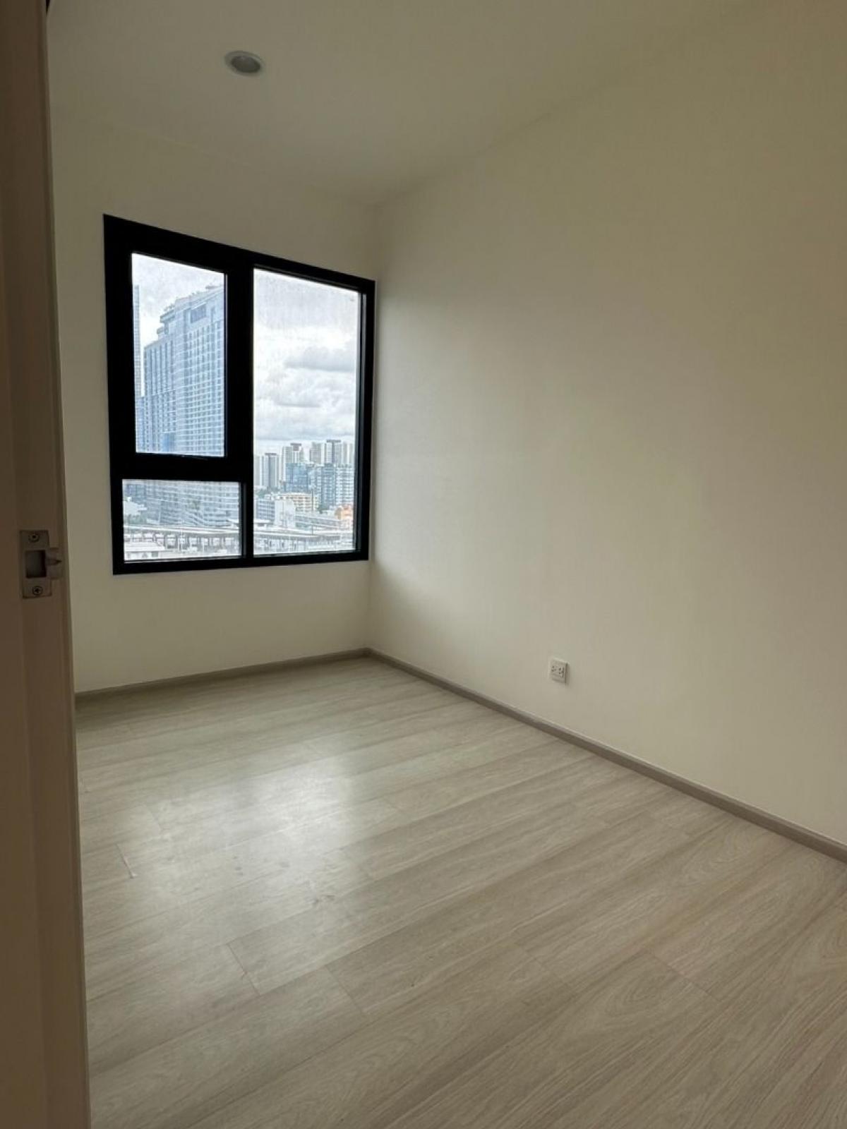 For SaleCondoRama9, Petchburi, RCA : Life Asoke 2 bedrooms in a prime location near BTS/MRT Asoke55 sqm. Price 7.89 million THB with complete facilities!