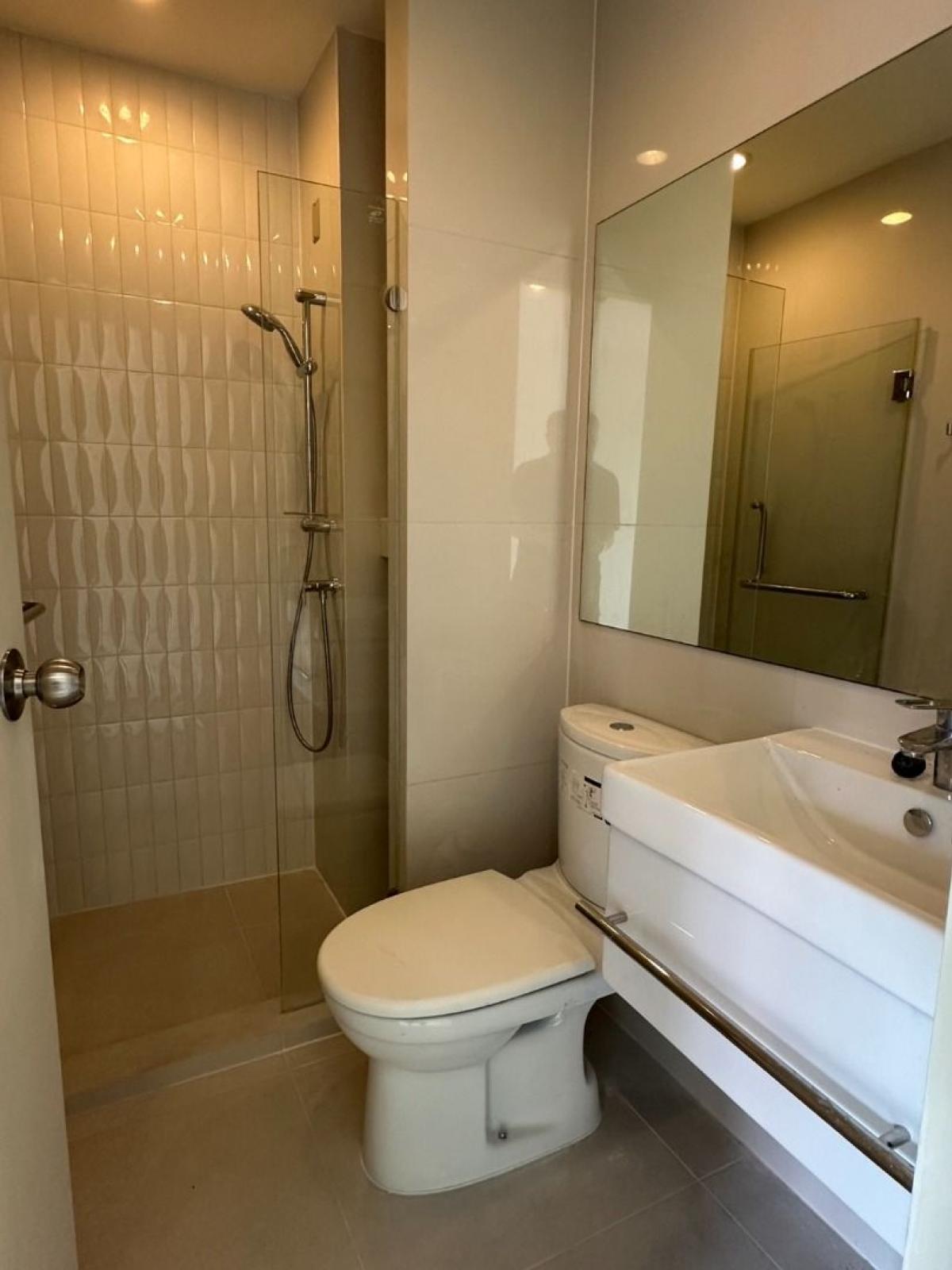 For SaleCondoRama9, Petchburi, RCA : Life Asoke 2 bedrooms in a prime location near BTS/MRT Asoke55 sqm. Price 7.89 million THB with complete facilities!