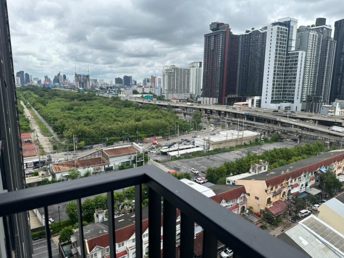 For SaleCondoRama9, Petchburi, RCA : Life Asoke 2 bedrooms in a prime location near BTS/MRT Asoke55 sqm. Price 7.89 million THB with complete facilities!