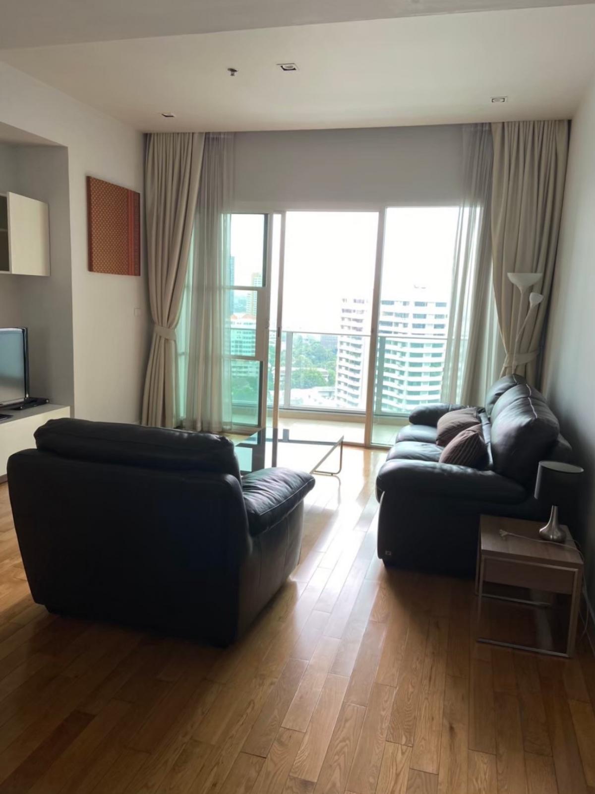 For SaleCondoSukhumvit, Asoke, Thonglor : Luxury at its finest in Asoke! 3 bedrooms with a city view, 145.5 sq.m.The Millennium Residence condo near BTS/MRT, only 28 million baht!
