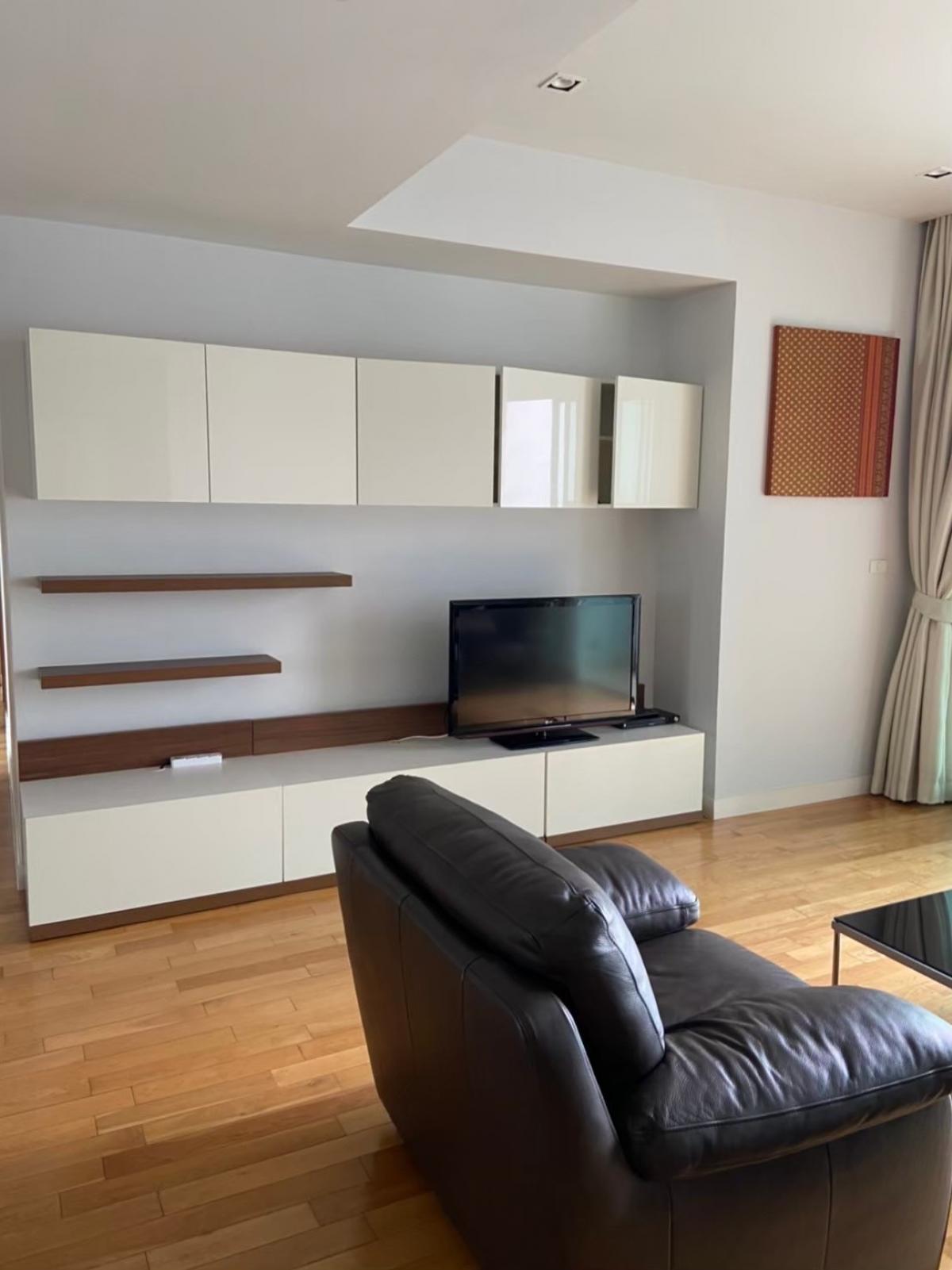 For SaleCondoSukhumvit, Asoke, Thonglor : Luxury at its finest in Asoke! 3 bedrooms with a city view, 145.5 sq.m.The Millennium Residence condo near BTS/MRT, only 28 million baht!