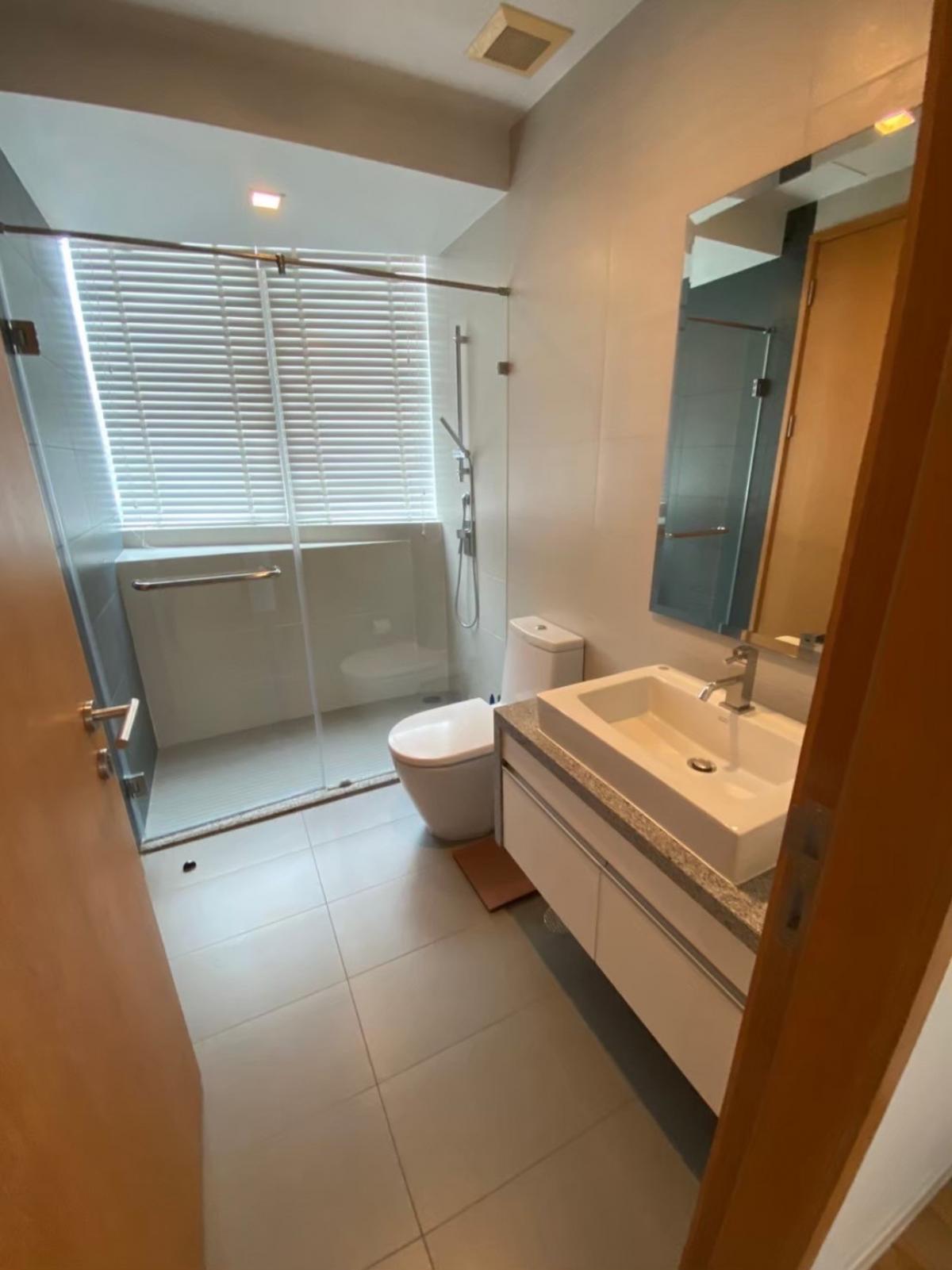 For SaleCondoSukhumvit, Asoke, Thonglor : Luxury at its finest in Asoke! 3 bedrooms with a city view, 145.5 sq.m.The Millennium Residence condo near BTS/MRT, only 28 million baht!