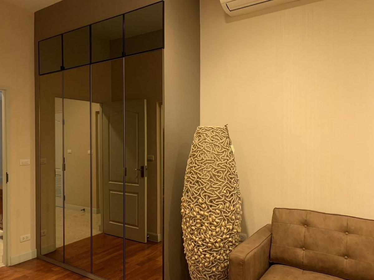 ขายบ้านนวมินทร์ รามอินทรา : 06/02/2026, Grand bangkok Boulevard Ratchada - Ramintra 2 บ้านหรู 5 ห้องนอน พร้อมที่ดินใหญ่ 129 ตร.วา ที่  เช่า 180,000 บาท/เดือน หรือซื้อ 38.5 ล้าน ทำเลดี ใกล้ทางด่วน