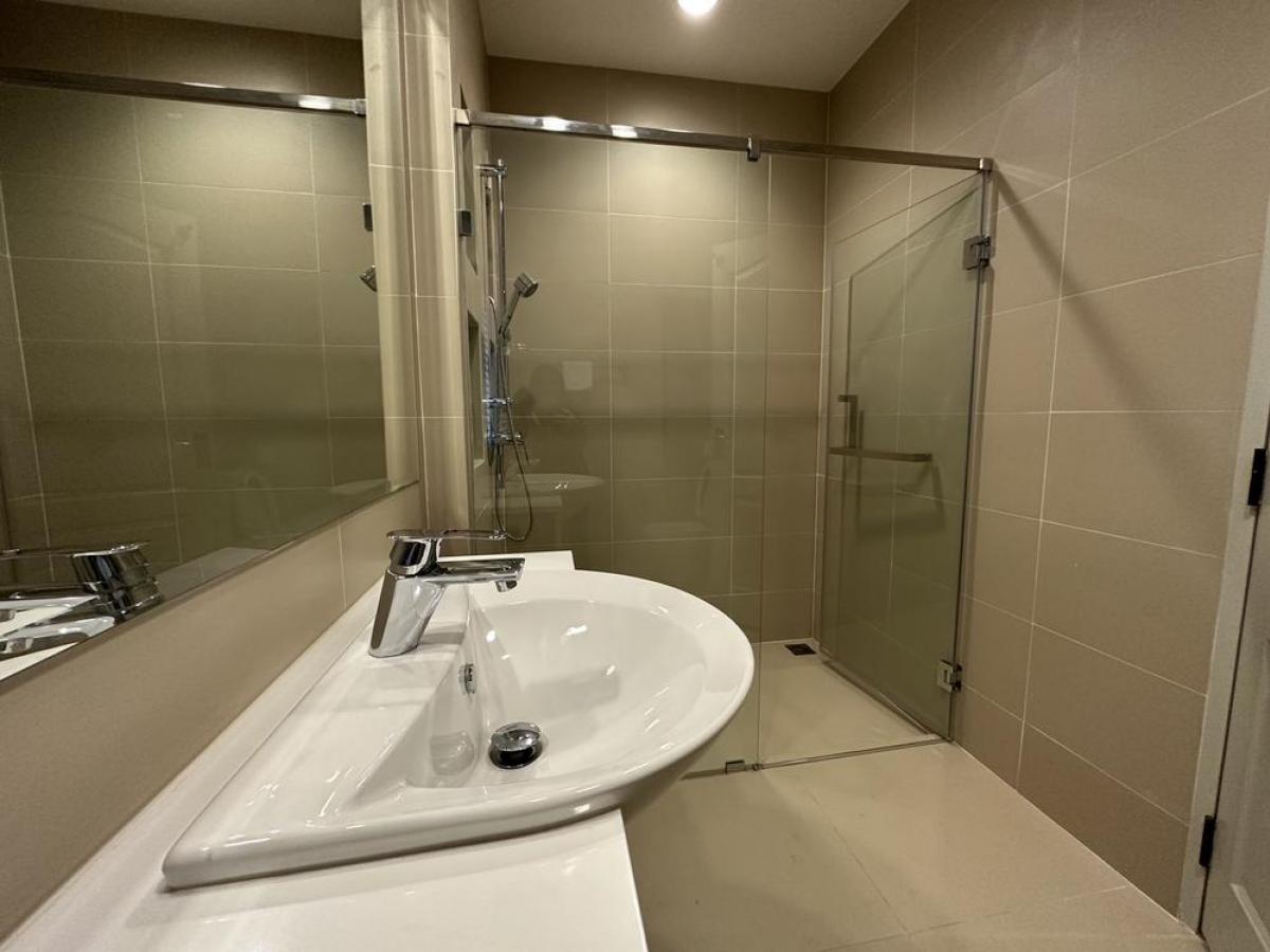 ขายบ้านนวมินทร์ รามอินทรา : 06/02/2026, Grand bangkok Boulevard Ratchada - Ramintra 2 บ้านหรู 5 ห้องนอน พร้อมที่ดินใหญ่ 129 ตร.วา ที่  เช่า 180,000 บาท/เดือน หรือซื้อ 38.5 ล้าน ทำเลดี ใกล้ทางด่วน