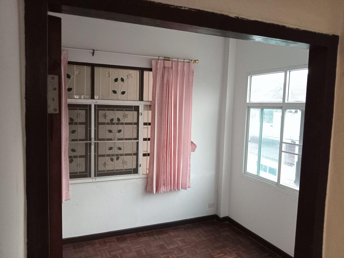 ขายทาวน์โฮมอ่อนนุช อุดมสุข : 06/02/2026, บ้านสวย 2 ห้องนอน บนที่ดิน 19 ตร.วา ใจกลางอ่อนนุช ราคาพิเศษ 2.49 ล้าน พร้อมเข้าอยู่ได้ทันที!