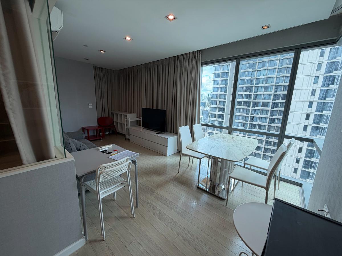 ขายคอนโดสุขุมวิท อโศก ทองหล่อ : 03/04/2026, รวมค่าโอนคอนโด The Room Sukhumvit 21 ใจกลางอโศก 
2 ห้องนอน 98 ตร.ม. พร้อมสิ่งอำนวยความสะดวกครบครัน! 0642748883