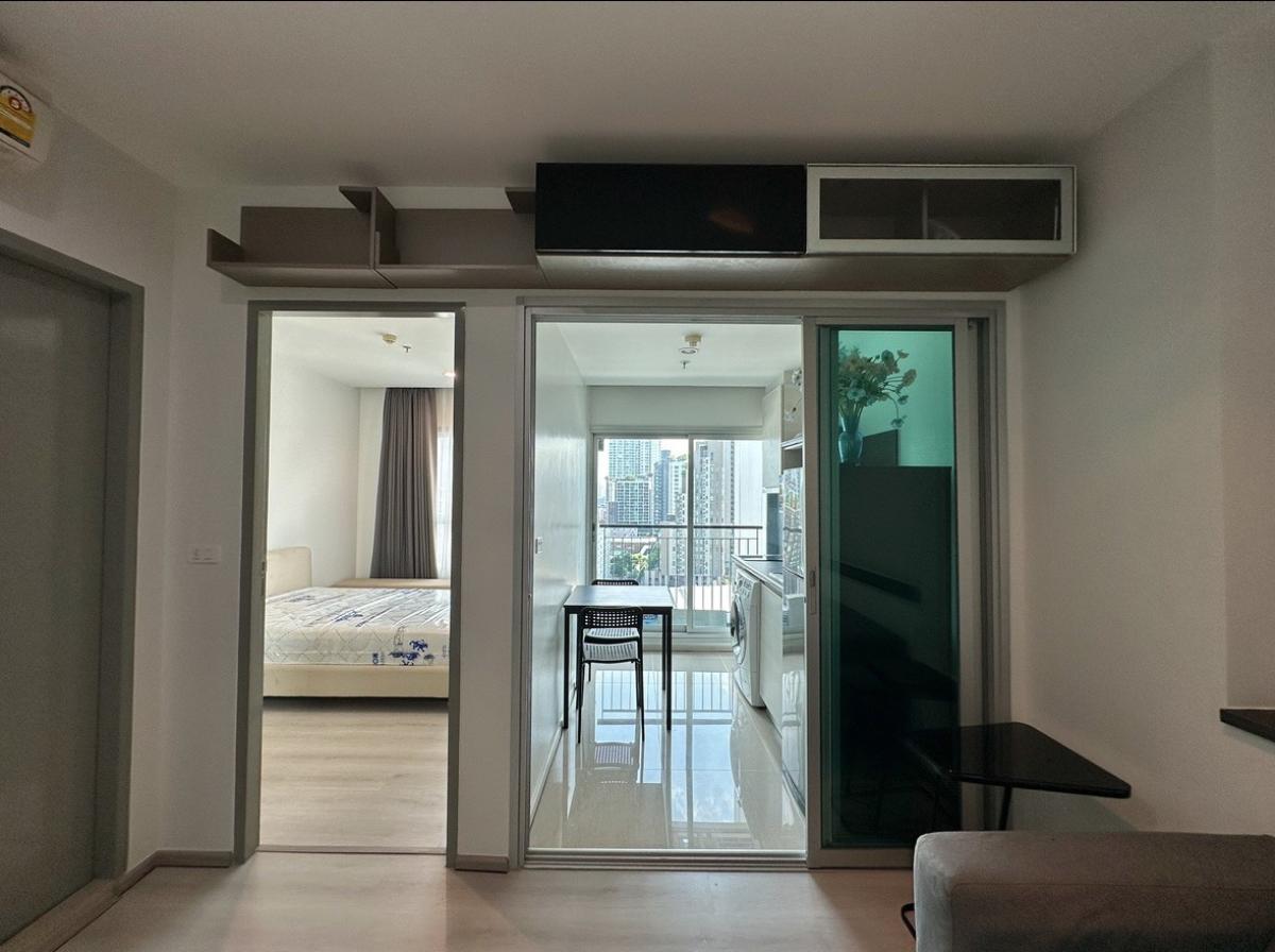 For SaleCondoRatchadapisek, Huaikwang, Suttisan : 03/04/2026, Condo Life Ratchadapisek 1 bedroom 31 sq.m. near MRT Huai Khwang
Special price 3.35 million with swimming pool-fitness and complete facilities! 0642748883