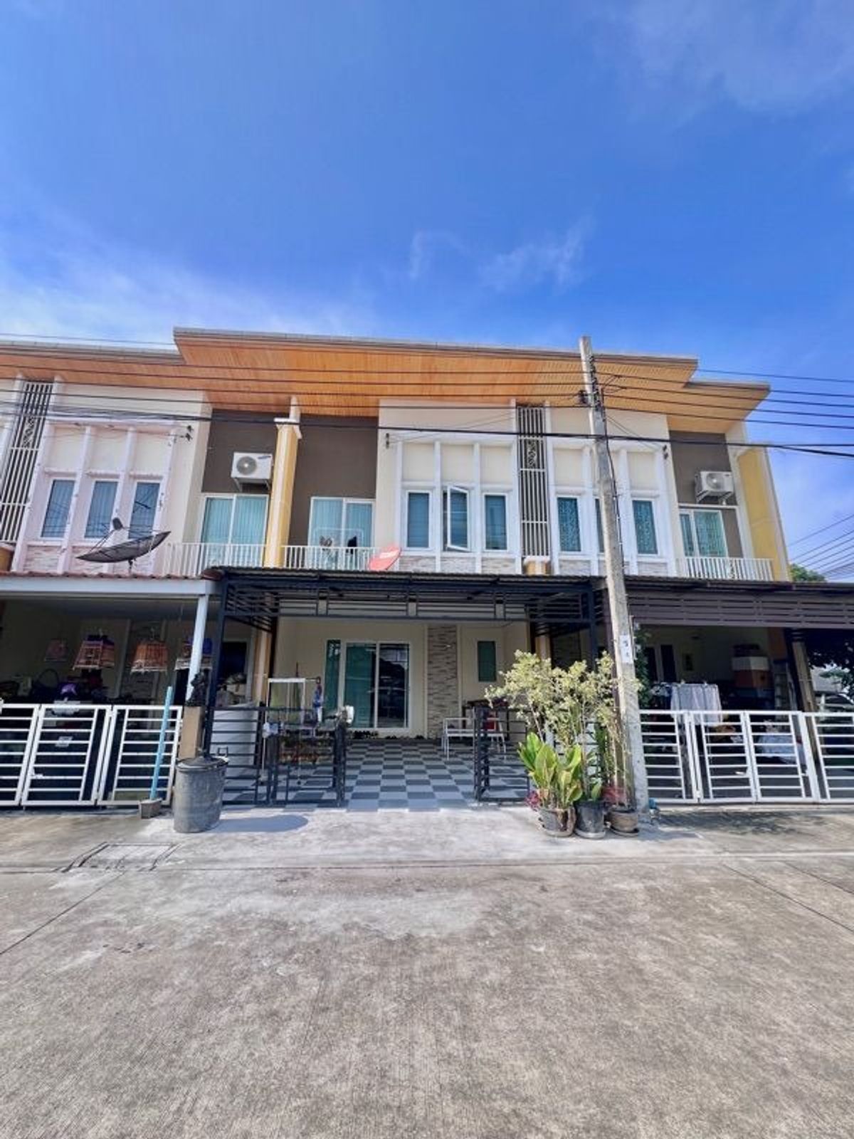 ขายทาวน์โฮมราษฎร์บูรณะ สุขสวัสดิ์ : (รหัส T219) ขายบ้านโครงการ Golden town suksawat - buddha : โกลเด้น ทาวน์ สุขสวัสดิ์ - พุทธบูชา ใกล้เซ็นทรัลพระราม2