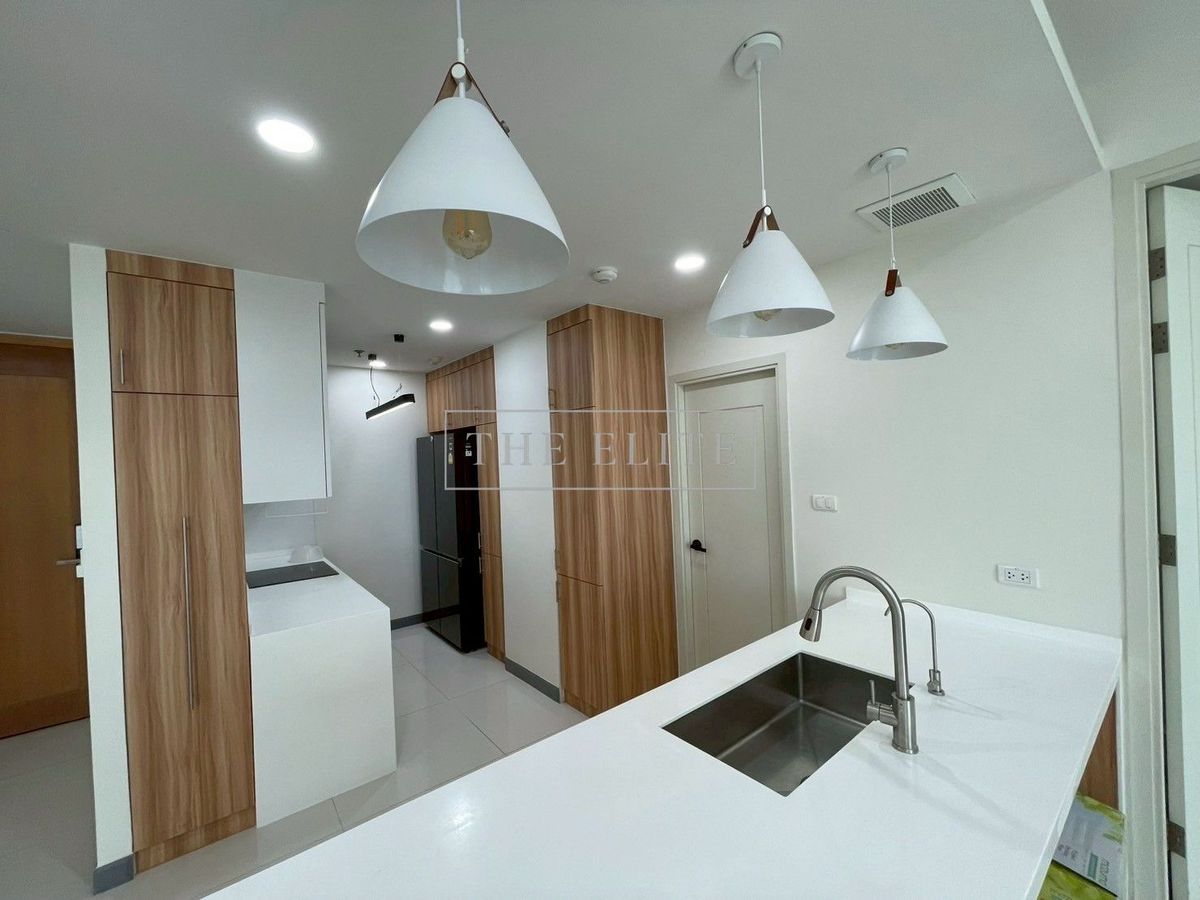 CondoSathorn, Narathiwat : ✨ Big room, city view, fully decorated, good price like this, there is only one room in the project 💯