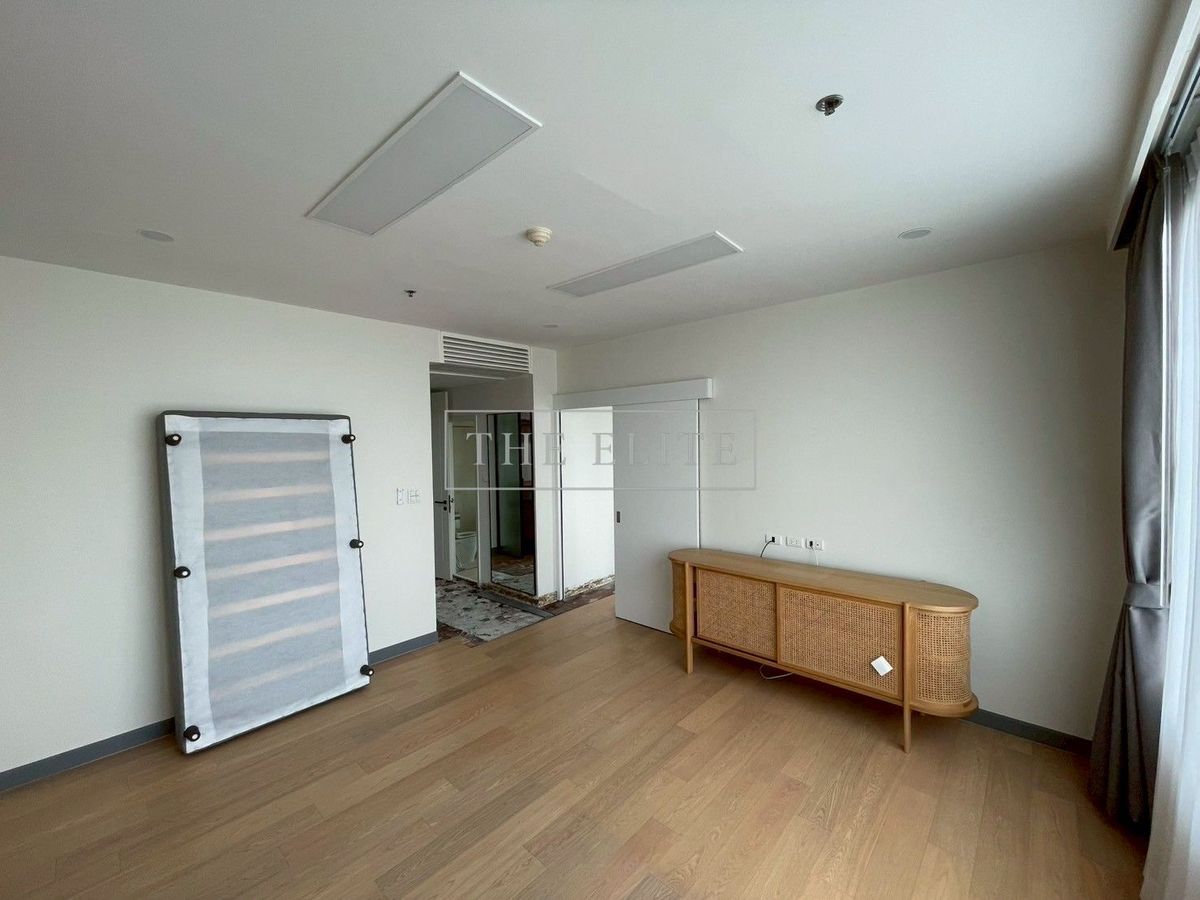 CondoSathorn, Narathiwat : ✨ Big room, city view, fully decorated, good price like this, there is only one room in the project 💯