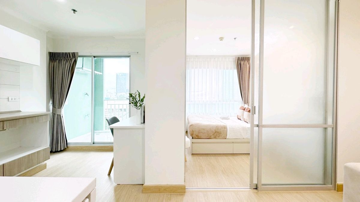 For SaleCondoChokchai 4, Ladprao 71, Ladprao 48, : 🛑 Stop paying rent every month! Pay in installments and own a condo in a prime location in the #Lat Phrao area, near the mall, near the BTS 📌 Lumpini Ville Chokchai 4 🌳