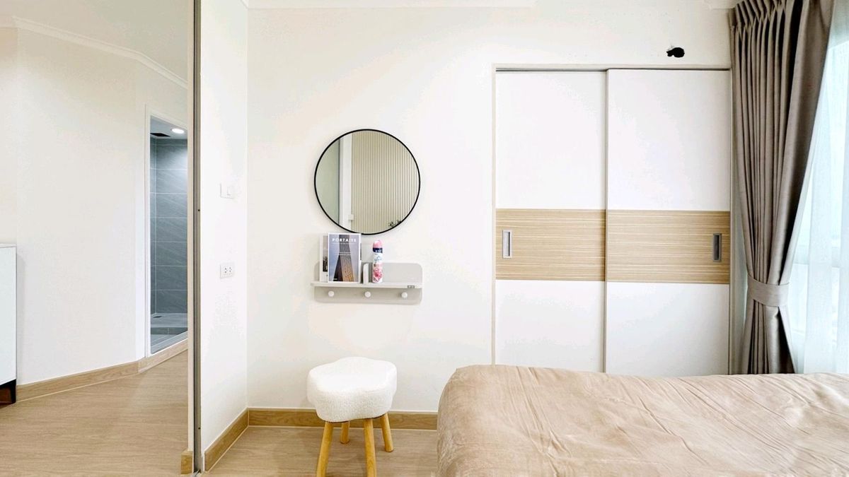 For SaleCondoChokchai 4, Ladprao 71, Ladprao 48, : 🛑 Stop paying rent every month! Pay in installments and own a condo in a prime location in the #Lat Phrao area, near the mall, near the BTS 📌 Lumpini Ville Chokchai 4 🌳