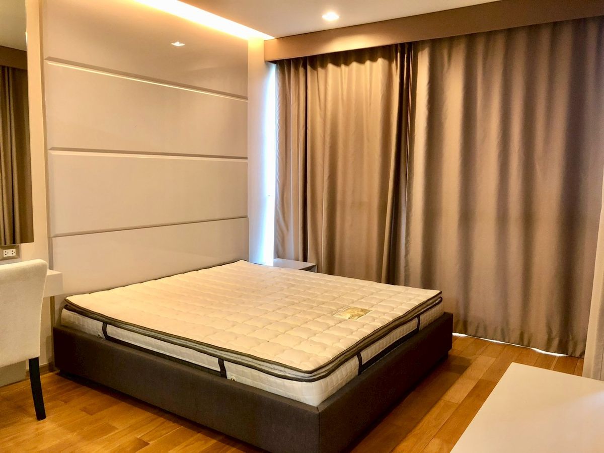 ขายคอนโดสาทร นราธิวาส : ( UL2510152 ) Tel/Line 096-2479369, ขายขาดทุน ด่วนน ดิแอดเดรส สาทร, 2 ห้องนอน 2 ห้องน้ำ ขนาด 70.22 ตร.ม. ชั้นสูง ราคาดีที่สุด Hot deal