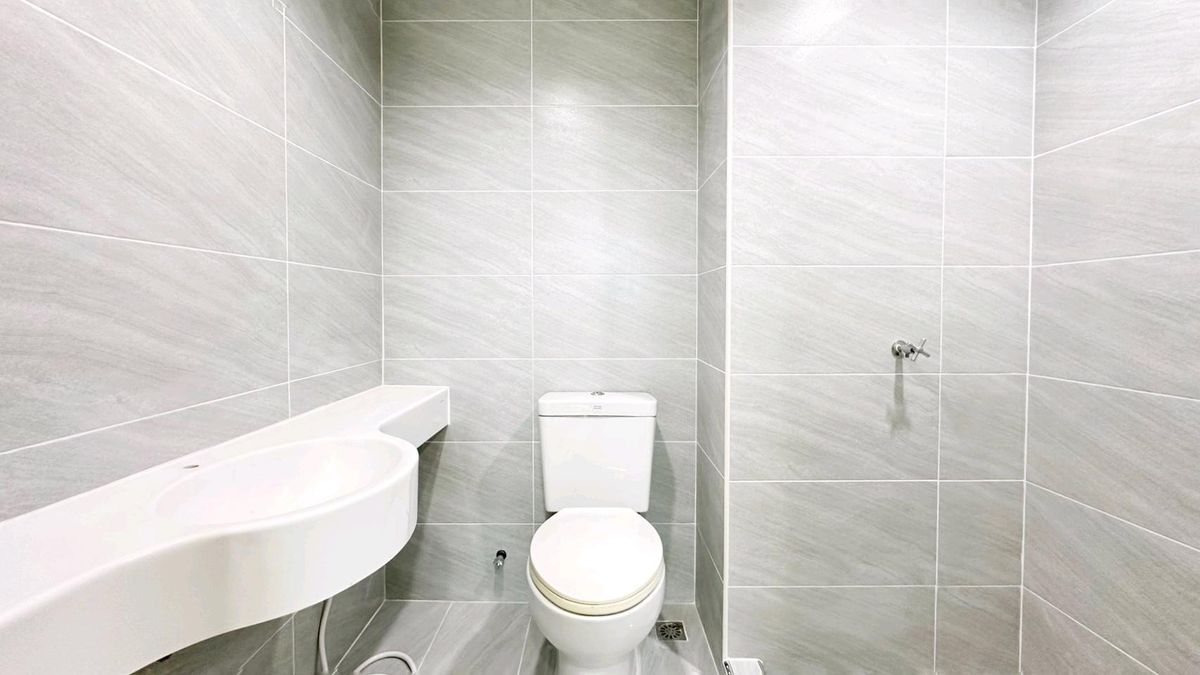 For SaleCondoChokchai 4, Ladprao 71, Ladprao 48, : 🛑 Stop paying rent every month! Pay in installments and own a condo in a prime location in the #Lat Phrao area, near the mall, near the BTS 📌 Lumpini Ville Chokchai 4 🌳