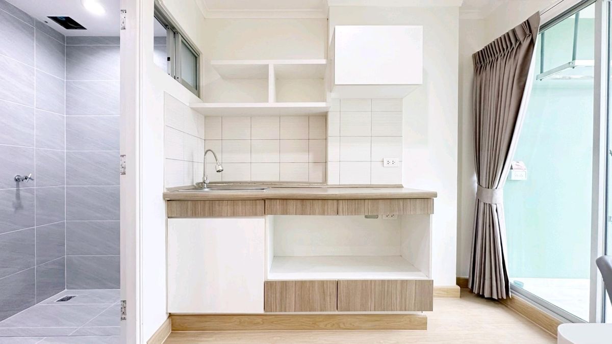 For SaleCondoChokchai 4, Ladprao 71, Ladprao 48, : 🛑 Stop paying rent every month! Pay in installments and own a condo in a prime location in the #Lat Phrao area, near the mall, near the BTS 📌 Lumpini Ville Chokchai 4 🌳