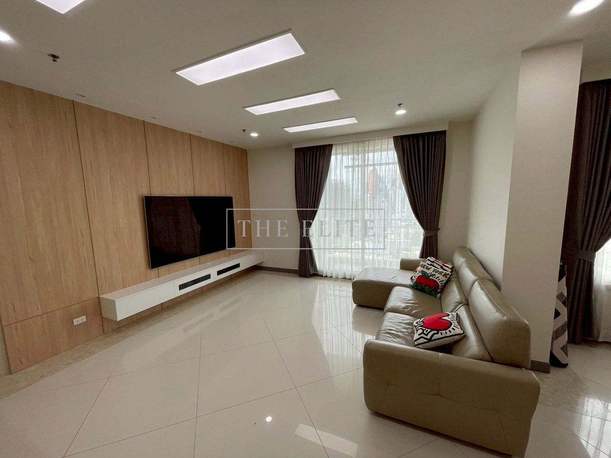 CondoSathorn, Narathiwat : ✨ Big room, city view, fully decorated, good price like this, there is only one room in the project 💯