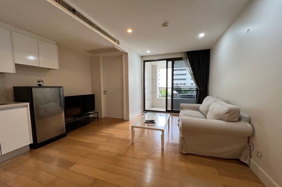 For SaleCondoSathorn, Narathiwat : 🔥 Sale with tenant !! big size, Spacious room!! 🔥 Code C20250100075..........Collezio Sathorn - Pipat, 1 bedroom, 1 bathroom, furnished, Special Deal!!📣📣