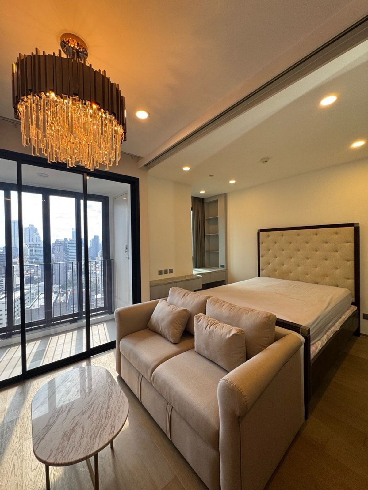 ให้เช่าคอนโดสยาม จุฬา สามย่าน : Ashton Chula-Silom
Luxury Built-in Room with All Brand-New Furnishings✨
Contact K’punpun 063-642-5995