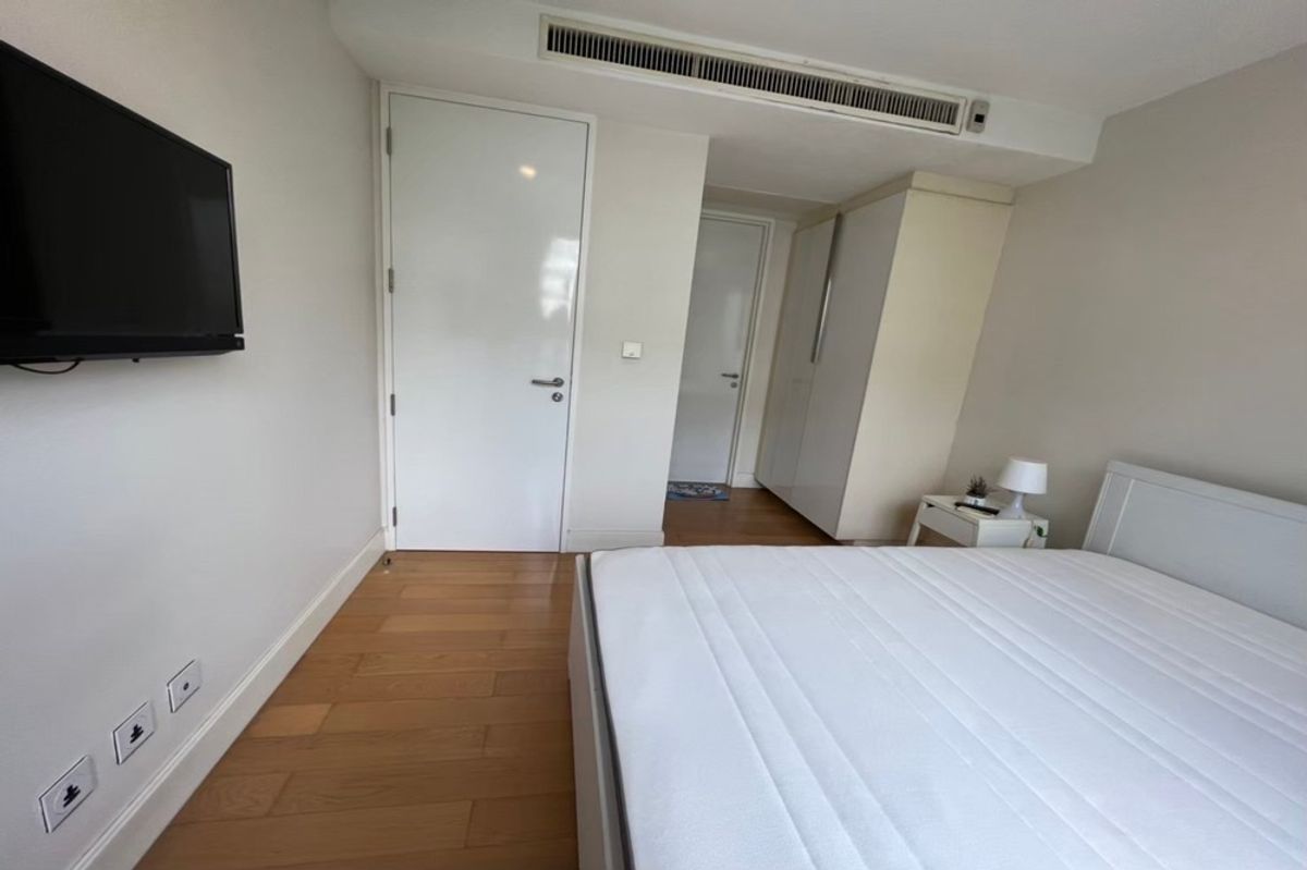 For SaleCondoSathorn, Narathiwat : 🔥 Sale with tenant !! big size, Spacious room!! 🔥 Code C20250100075..........Collezio Sathorn - Pipat, 1 bedroom, 1 bathroom, furnished, Special Deal!!📣📣