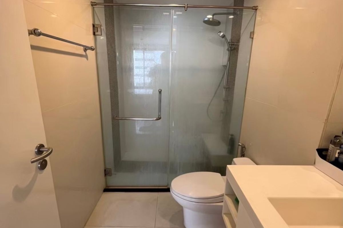 For SaleCondoSathorn, Narathiwat : 🔥 Sale with tenant !! big size, Spacious room!! 🔥 Code C20250100075..........Collezio Sathorn - Pipat, 1 bedroom, 1 bathroom, furnished, Special Deal!!📣📣