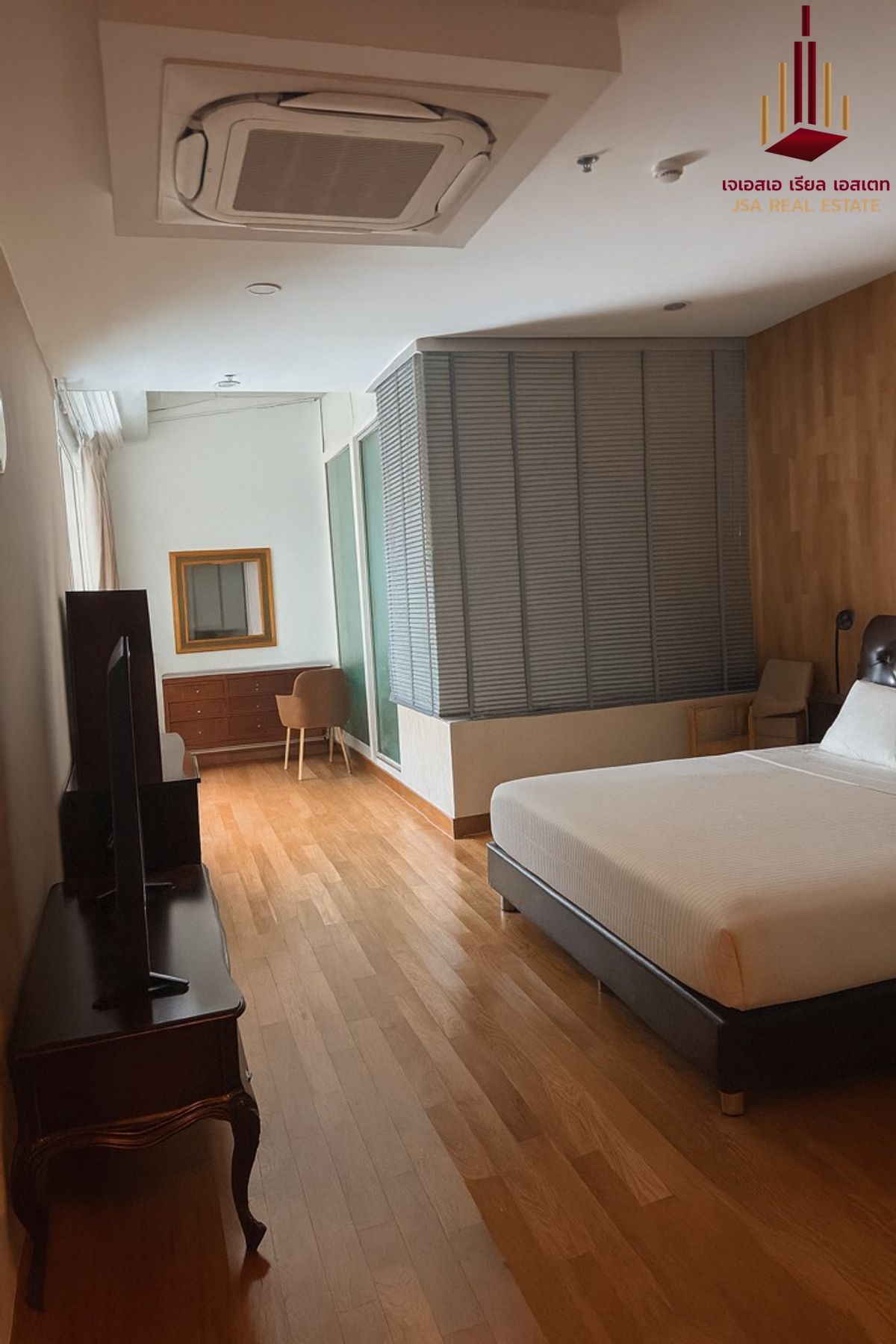 ขายคอนโดสาทร นราธิวาส : ✨ For Sale: The Empire Place Condo ✨  💰 Only 50,000,000 THB