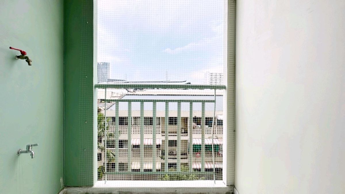 For SaleCondoChokchai 4, Ladprao 71, Ladprao 48, : 🛑 Stop paying rent every month! Pay in installments and own a condo in a prime location in the #Lat Phrao area, near the mall, near the BTS 📌 Lumpini Ville Chokchai 4 🌳