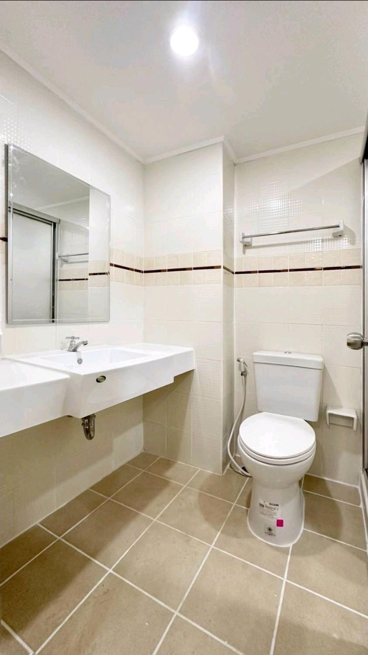 For SaleCondoRatchadapisek, Huaikwang, Suttisan : 🚆 Near MRT Huai Khwang, installments are cheaper than renting! Big room, complete functions, comfortable living in the middle of the city!📍 Lumpini Ville Cultural Center✨️