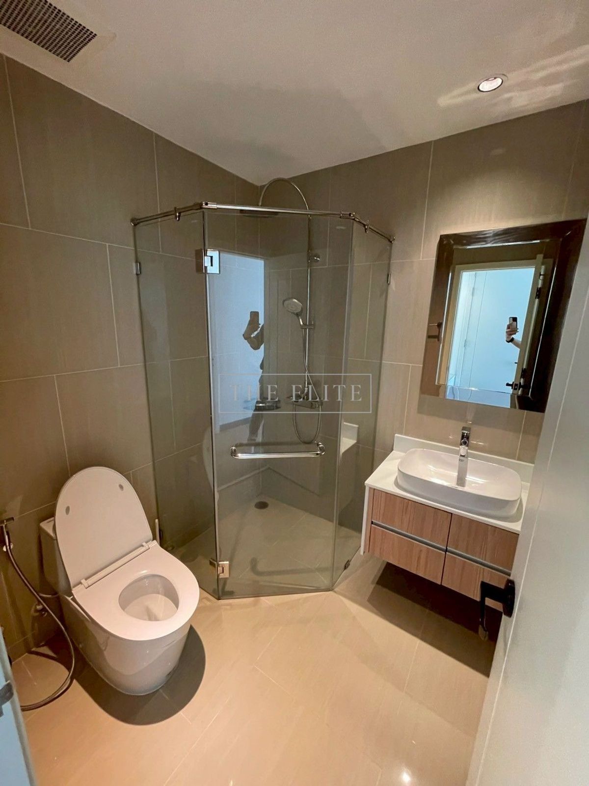 CondoSathorn, Narathiwat : ✨ Big room, city view, fully decorated, good price like this, there is only one room in the project 💯