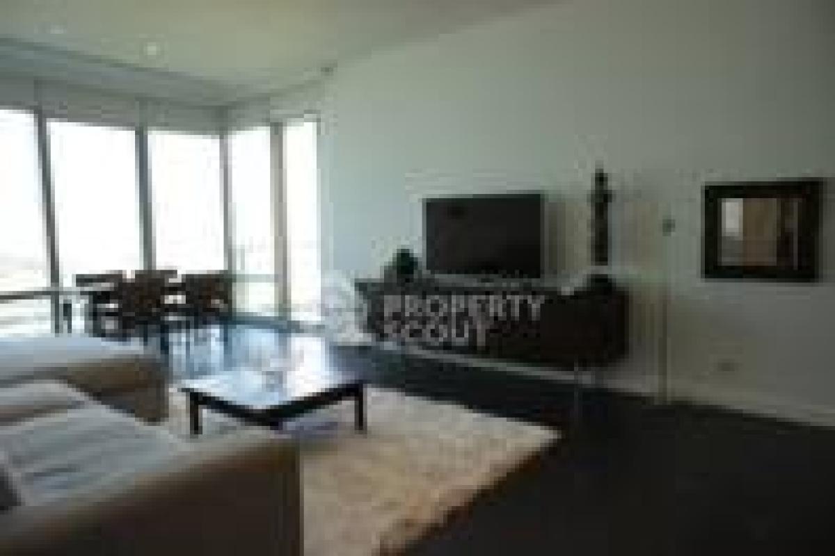 For RentCondoWitthayu, Chidlom, Langsuan, Ploenchit : 2-BR Condo at 185 Rajadamri near BTS Ratchadamri