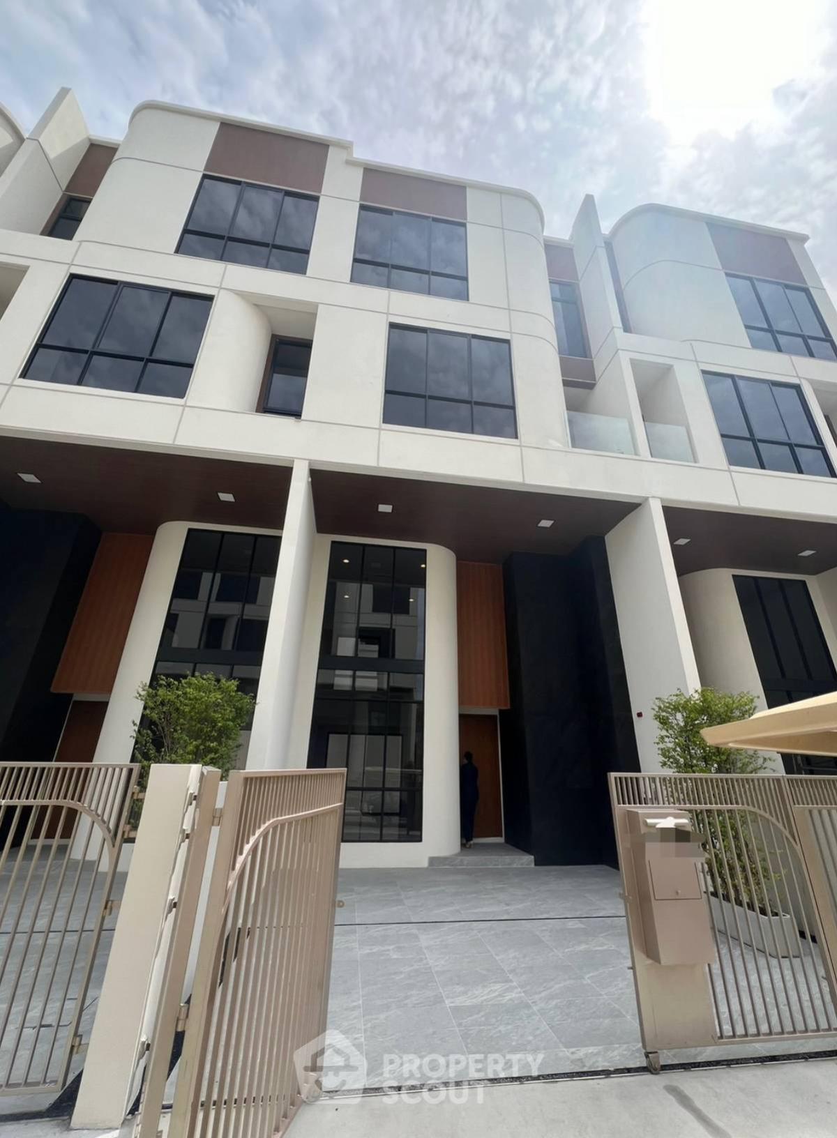 For RentTownhomeRama3 (Riverside),Satupadit : 3-BR Townhouse at DEMI SATHU 49 in Bang Phong Phang