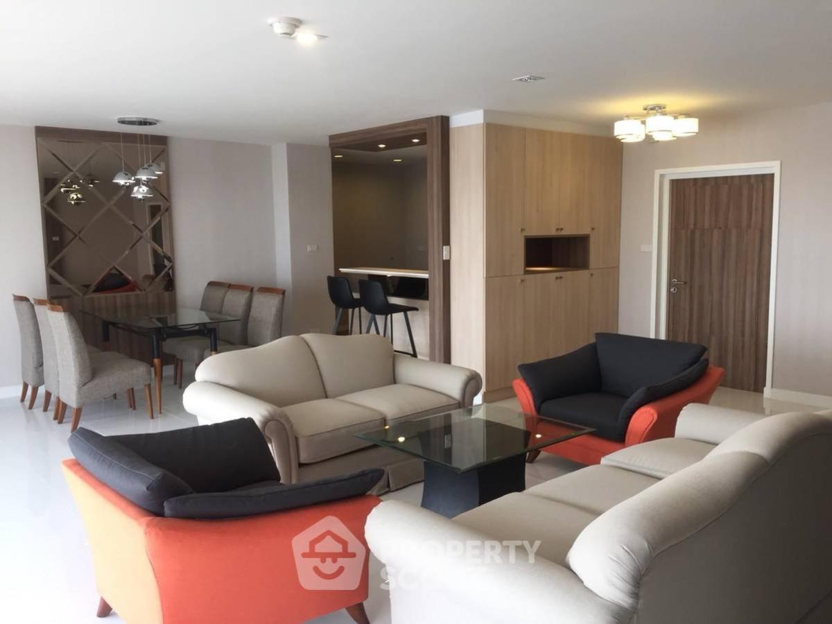 For RentCondoWongwianyai, Charoennakor : 2-BR Condo at Saichol Mansion near BTS Saphan Taksin