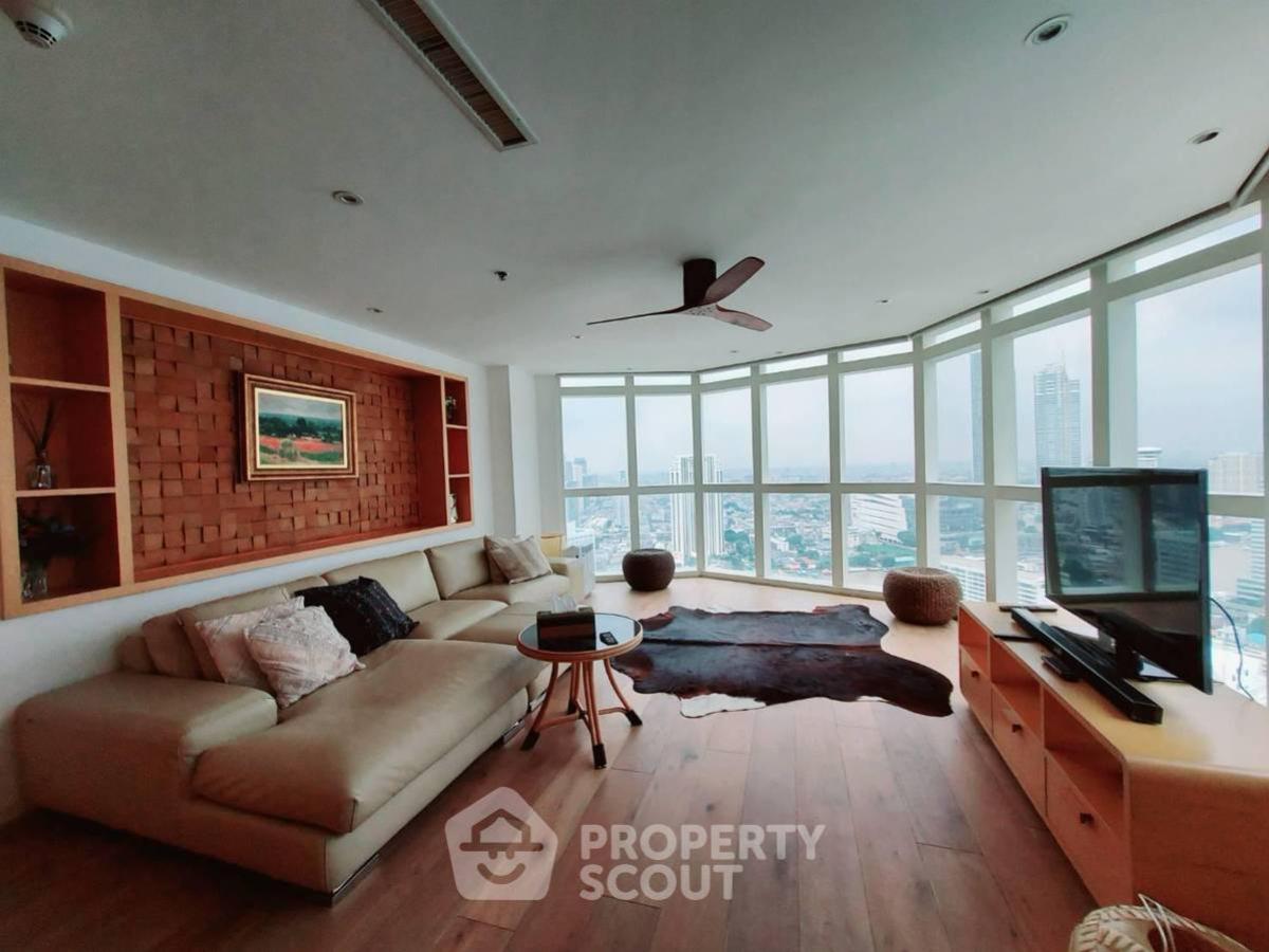For RentCondoSathorn, Narathiwat : 2-BR Condo at Nusa State Tower Condominium near BTS Saphan Taksin