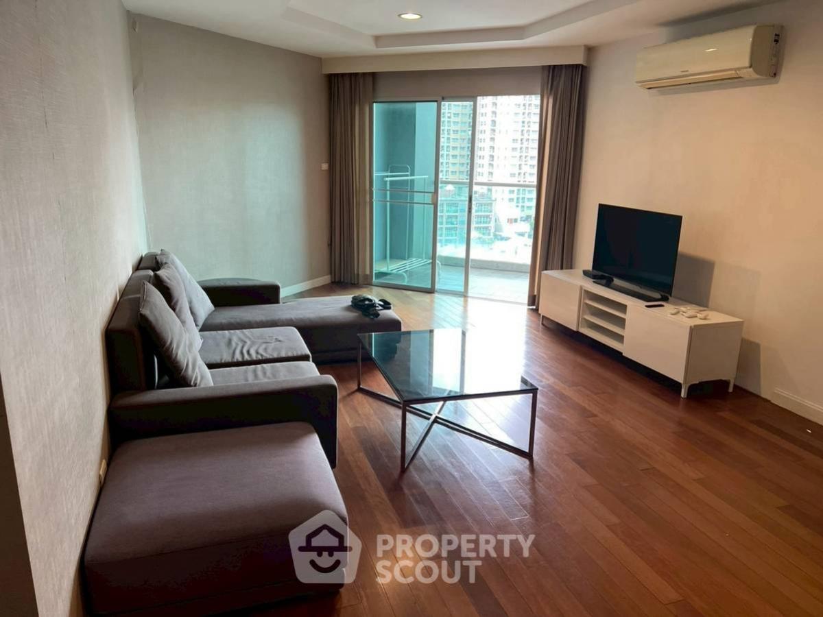For RentCondoRama9, Petchburi, RCA : 2-BR Condo at Belle Grand Rama 9 near MRT Phra Ram 9